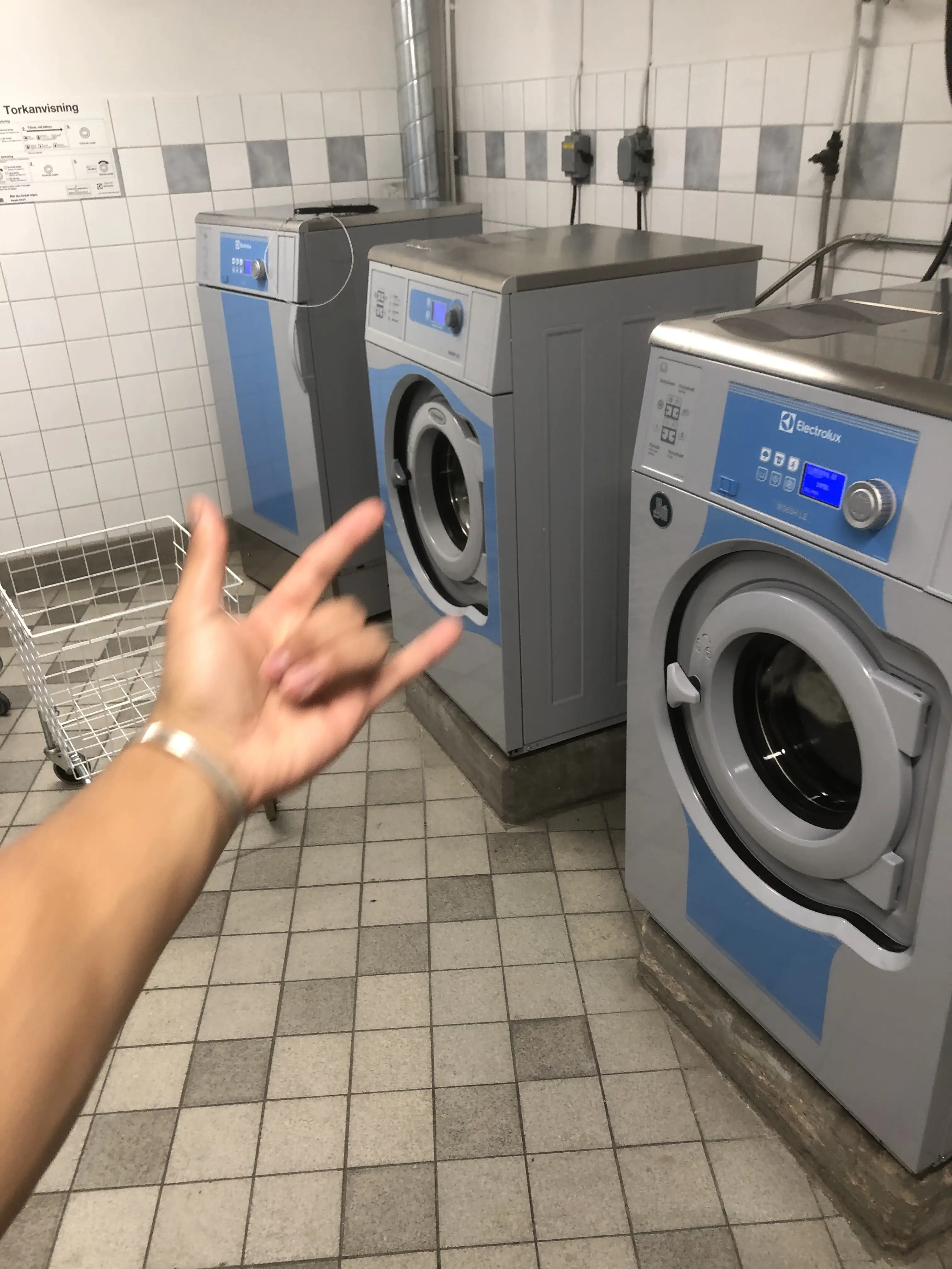 57037305585__7D504036-3CD0-48B8-BDE8-DE592893C38C